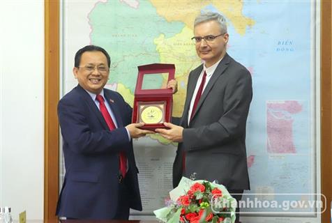 Lãnh đạo tỉnh Khánh Hòa tiếp Đại sứ Pháp tại Việt Nam