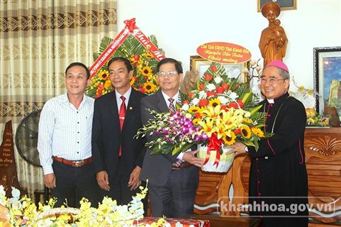 Chủ tịch UBND tỉnh chúc mừng Giám mục Giuse Võ Đức Minh